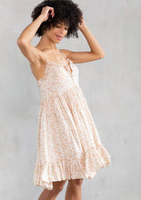 Load image into Gallery viewer, Ditsy Floral Print Sleeveless Panel Mini Dress: Natural/Peach / L
