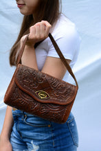 Load image into Gallery viewer, Purse Vintage Tooled leather with handle
